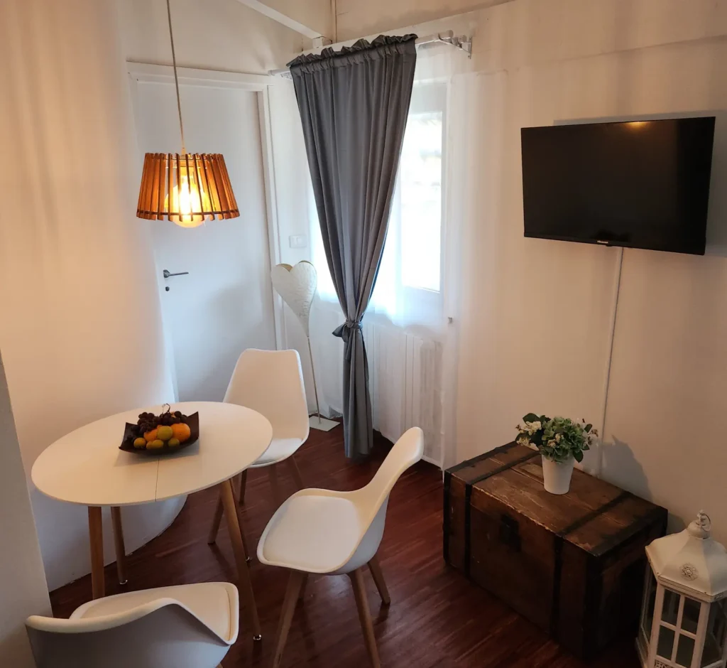 Salle de bains privative de la Blue Room 5 près de Porta Susa