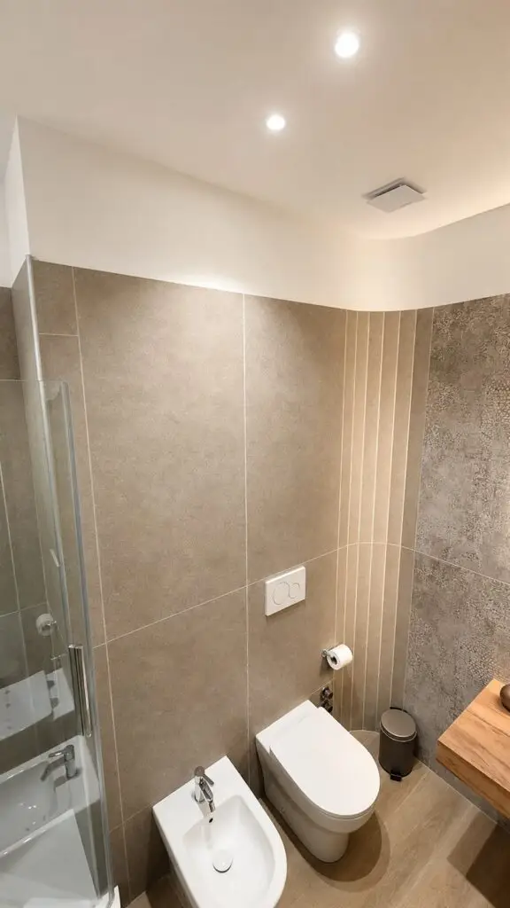Private bathroom in Room 2 with toilet and bidet